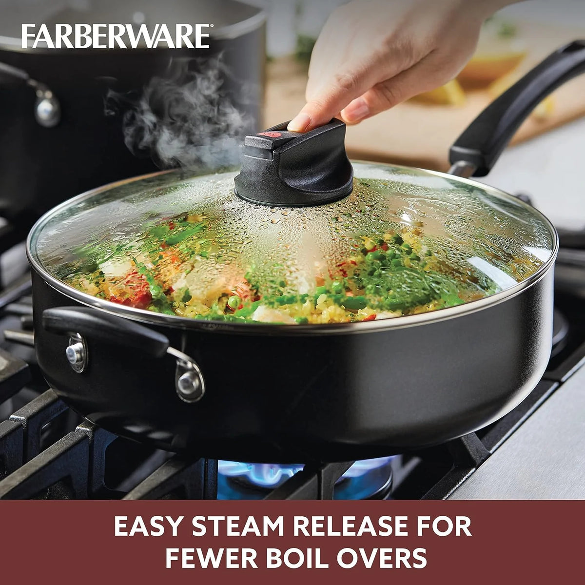 Black 6 Quart Nonstick Saute Pan with Lid E600