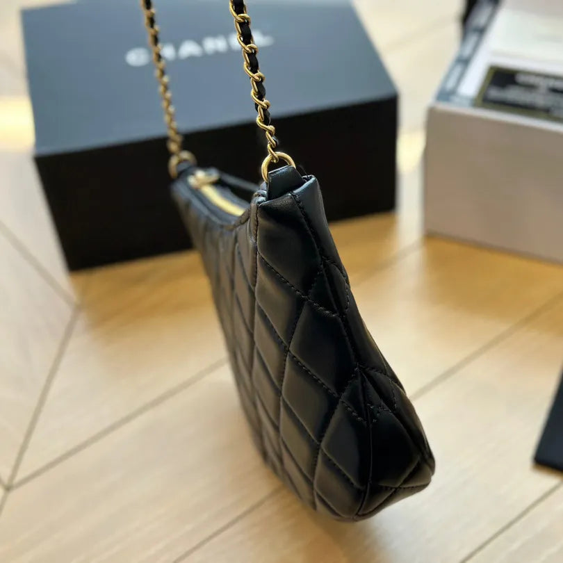 Hobo Handbag D81778