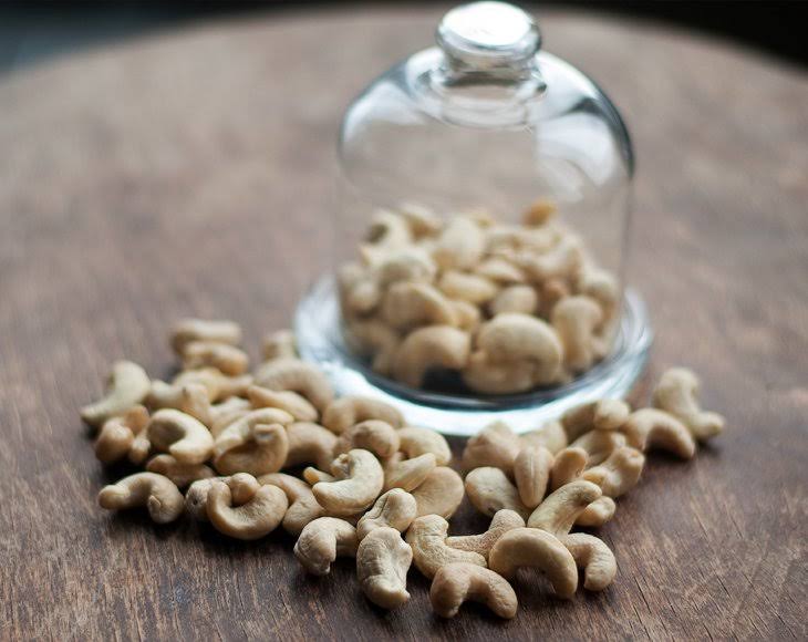 Raw Whole Cashews 18 lbs Q615