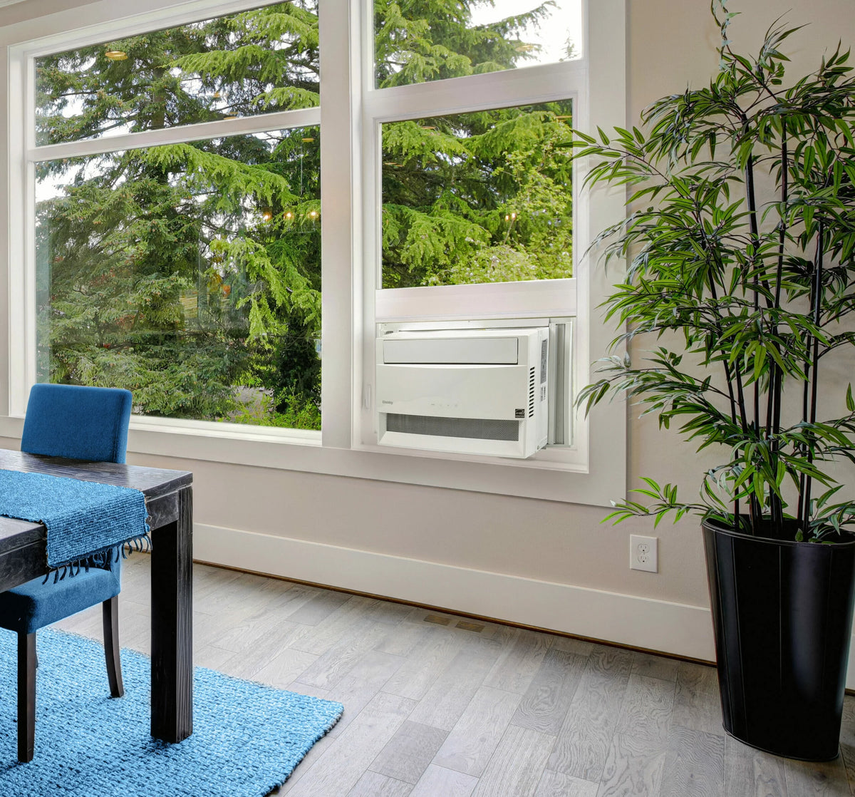 12,000 BTU White Window AC L388