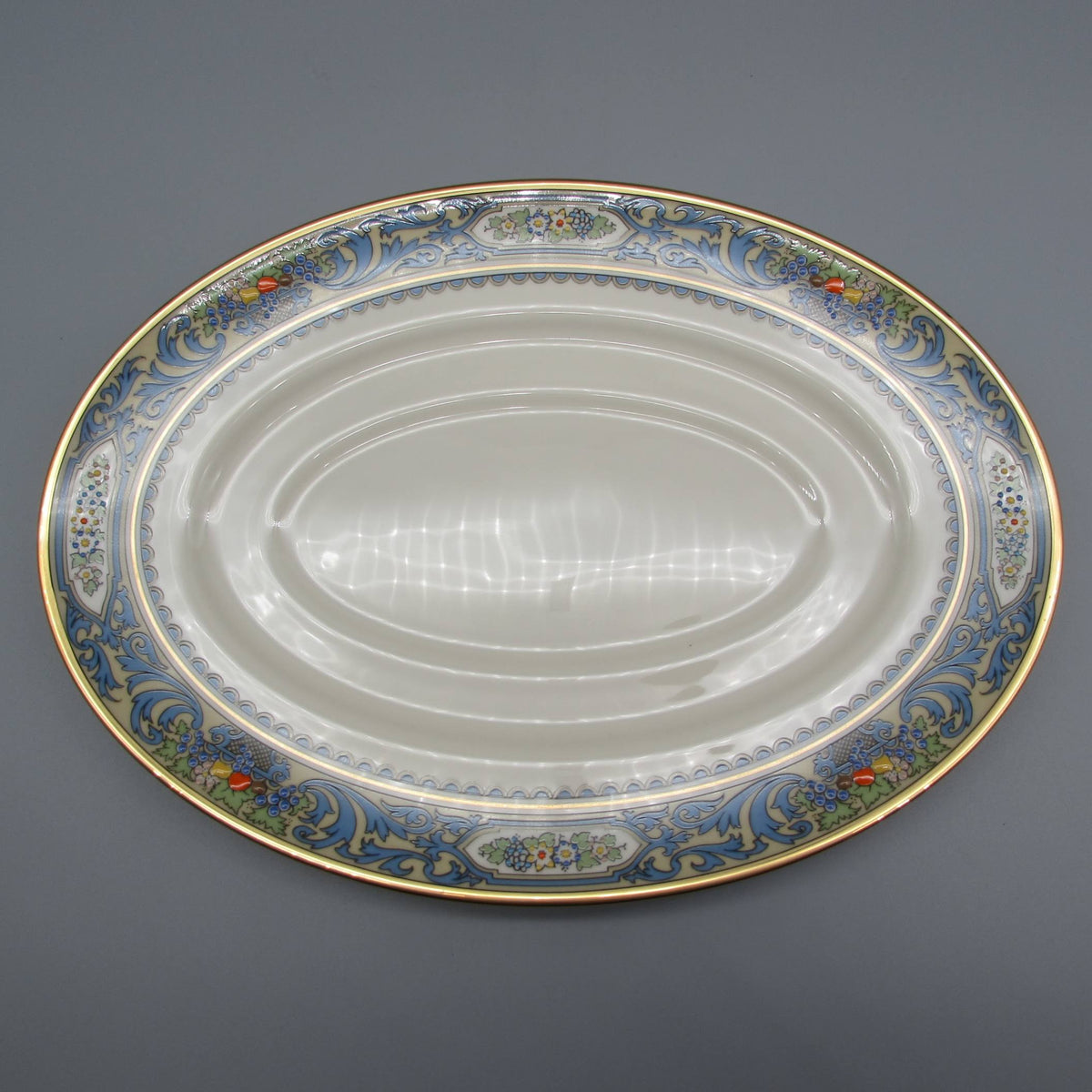 Sauce Boat and Stand T21589